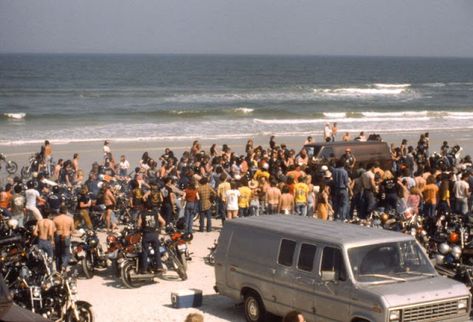 20 Fascinating Pics That Capture the Daytona Bike Week in 1980 ~ vintage everyday Daytona Bike Week, Galveston Beach, Roller Skaters, Biker Lifestyle, Daytona 500, Vintage Biker, Bad Memories, Vintage Everyday, Bike Week