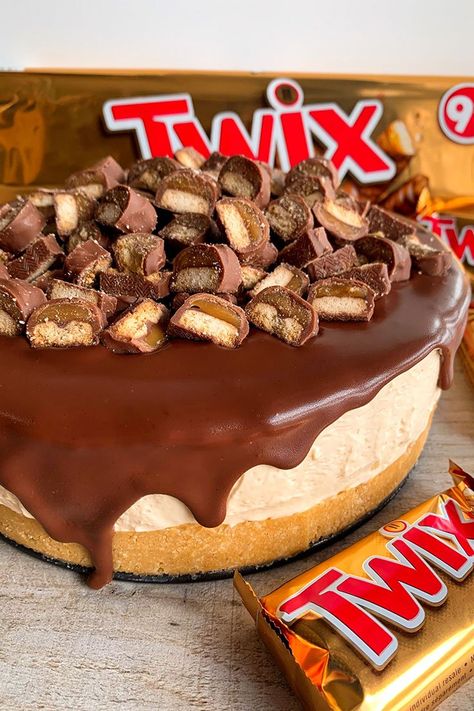 No-Bake Twix Cheesecake Twix Cheesecake Recipe, Fitwaffle Kitchen, Twix Cheesecake, Twix Cake, Birthday Recipes, Shortcake Biscuits, Snickers Cheesecake, Oreo Fudge, Coffee Cheesecake