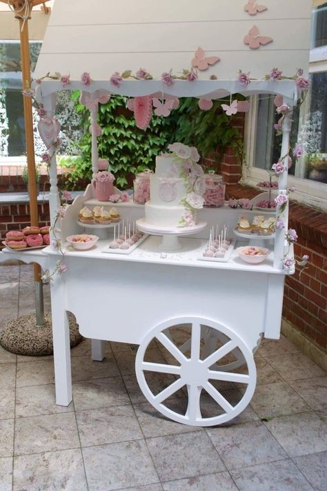 White Candy Cart With Balloons, Dessert Cart Decor, Candy Cart Decoration Ideas, Candy Cart Decoration, Dessert Cart Ideas, Candy Cart Ideas, Diy Candy Cart, Cupcake Cart, Sweets Cart