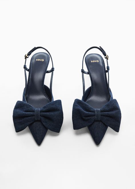 Bow-heeled denim shoes Heels Aesthetic, Denim Heels, Kitten Heel Shoes, Casual Wear Dress, Cute Heels, Bow Heels, Bow Shoes, Denim Style, Winter Fits