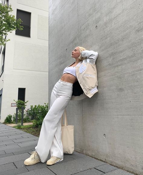 anja on Instagram: “casually leaning against the wall” Off White Jordan 4 Sail Outfit, Sail Outfit, Ig Presets, Jordan 4 Fits, Jordan 4 Retro Off White, Off White Outfit, Jordan 4 Off White, Jordan Yeezy, White Jordans