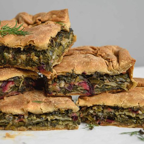 Green Pie, Butter Beans Recipe, Greek Recipes Authentic, Garden To Table, Vegan Greek, Spinach Pie, Beetroot Salad, Greek Cooking, Greek Dishes