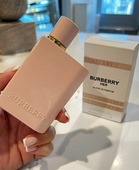 Burberry Perfume Collection, Burberry Her Elixir Perfume, Burberry Her Perfume, Burberry Her Elixir, Perfume Burberry, Koleksi Parfum, Burberry Her, Burberry Perfume, Fragrances Perfume Woman