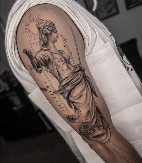 aesthetic-themis-tattoo-pedro-leocorny Tattoos Statue, Themis Tattoo, Inside Tattoo, Justice Statue, 40 Aesthetic, Tattoos Aesthetic, Zeus Tattoo, Tattoo World, Hyper Realistic Tattoo