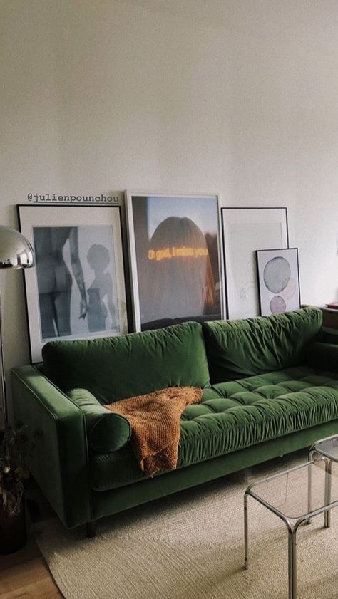 @kaysasophia Pinterest Apartment, Green Couches, Pinterest Home Decor Ideas, Home Decor Ideas Diy, Decor Paintings, Dekorasi Kamar Tidur, Pinterest Home, Pinterest Diy, Decor Ideas Diy