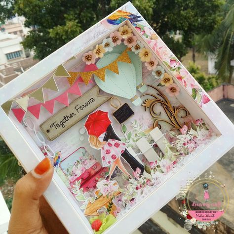 Frames Diy Crafts, Pop Up Frame, 3d Box Frames, Box Frame Art, Handmade Portrait, Diy Doll Miniatures, Paper Crafts Origami, Miniature Crafts, Card Handmade