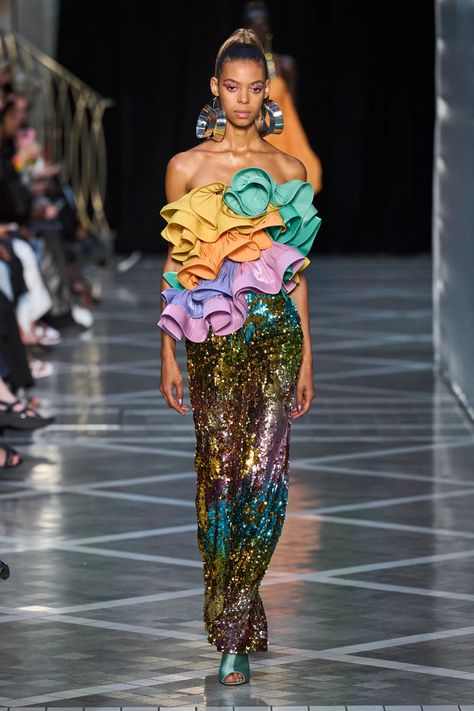 Sequins Runway 2023, Couture Fashion 2023, Spring Fashion Uk, Ss23 Fashion Trends, Miami Fashion Week, Spring 2023 Ready To Wear, Fashion Week 2023, London Fashion Weeks, Moda Paris