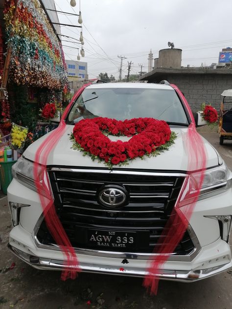 Groom Car Decoration, Wedding Car Decorations Ideas Indian, Car Decorations For Wedding Indian, Barat Car Decoration, Suv Wedding Car Decorations, Car Floral Decoration Wedding, Arbaz Khan, Wedding Car Deco, Wedding Car Decorations