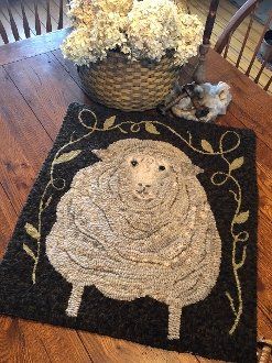 Rug Hooking Pillows, Rug Hooking Patterns Primitive, Sheep Rug, Wool Ideas, Rug Hooking Kits, Hooked Rugs Primitive, Rug Hooking Designs, Primitive Rug, Quilt Rack