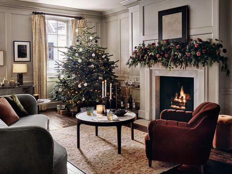 Soho Home, Christmas Decor Inspiration, Christmas Interiors, Christmas Time Is Here, Christmas Inspo, Soho House, Noel Christmas, Décor Diy, Merry Little Christmas