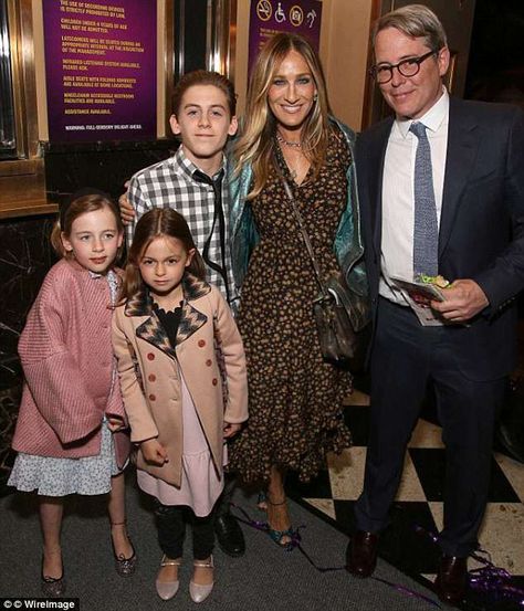 Family of five: Sarah and her husband Matthew Broderick share three children together - James ,15, and Tabitha and Marion, eight Sarah Jessica Parker Style, Sara Jessica Parker, Matthew Broderick, Celebrity Families, People Watching, Jenner Outfits, Famous Stars, Celebrity Moms, Sarah Jessica