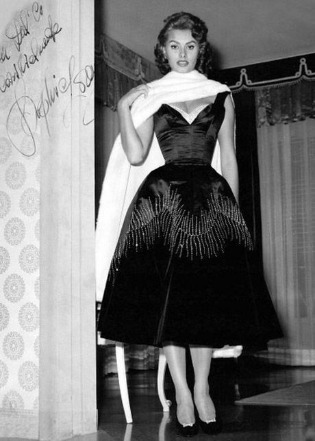 50s Glamour, 1950s Fashion Women, Wedding Dress Black, Hollywood Vintage, Robes Glamour, Vintage Hollywood Glamour, Sofia Loren, Glamour Vintage, Rita Hayworth