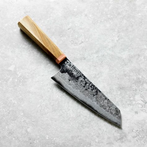 Santoku — Blenheim Forge Japanese Inspired Kitchen, Steel Workshop, Welding Design, Kitchen Knives Handmade, Best Chefs Knife, Best Kitchen Knives, Electric Knife, Knife Patterns, Forged Knife