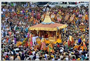 #dussehra #kullu #travel #inspiredtraveller #wanderlust #kulludussehra Kullu Dussehra, Manali Trip, Rath Yatra, Google Page, Happy Dussehra, People Happy, The Burning, Indian Festivals, Seven Days