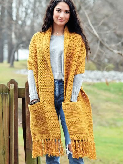 The most beautiful shawl that'll keep you warm and cozy in the cold! Crochet Shawl With Pockets, Pocket Shawl Crochet Pattern, Shawl With Pockets, Pocket Shawl, Boho Shawl, Linen Stitch, Shawl Crochet, Crochet Shawls And Wraps, Shawl Patterns