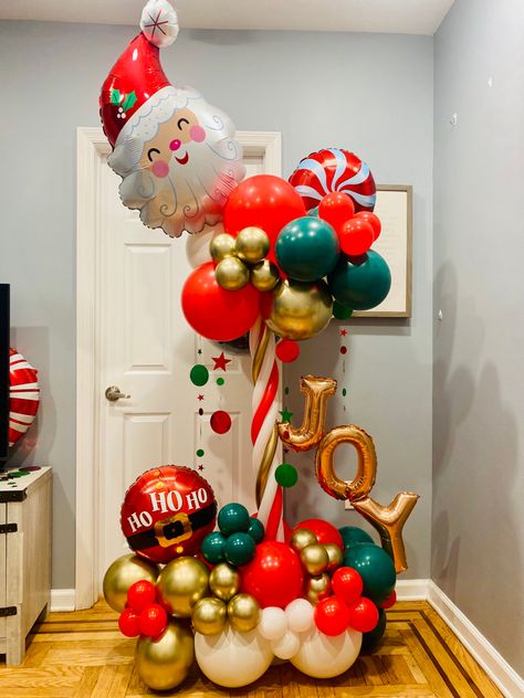 Christmas Party Backdrop, Balloon Bouquet Diy, Christmas Balloon Decorations, Holiday Balloons, Deco Ballon, Paper Christmas Decorations, Office Christmas Party, Diy Balloon Decorations, Balloon Stands