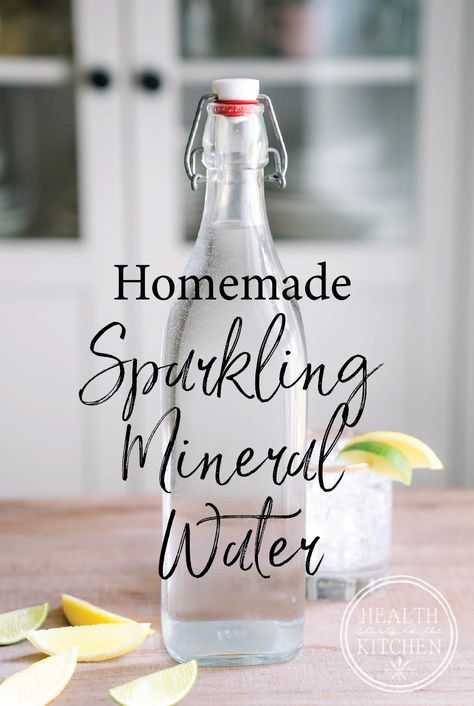 Diy Sparkling Water, Mineral Water Brands, Fancy Water, Sparkling Mineral Water, Healthy Water Drinks, Diy Water Bottle, Water Health, Seltzer Water, Water Branding