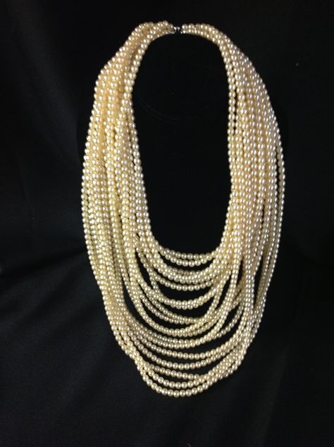 Gatsby 22 strand pearl necklace Gatsby Pearl Necklace, Pearl Locket, Wear Pearls, Pearl Necklace Designs, Pearl And Lace, Pearls Necklace, Pearl Set, Fantasy Jewelry, Girly Jewelry