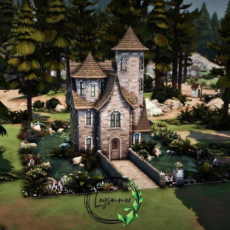 Small Gothic House, Sims Garden, Hidden Castle, Antique Furniture Victorian, Sims4 House, Little Castle, Sims 4 Cottage, Sims Medieval, Sims 4 Challenges