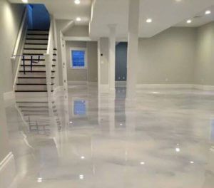 What Is Metallic Epoxy Flooring? Epoxy Concrete Floor, Decorative Concrete Floors, Metallic Epoxy Floor, Decoration Beton, Concrete Stained Floors, Basement Bedroom, Epoxy Flooring, Basement Bedrooms, Basement Flooring