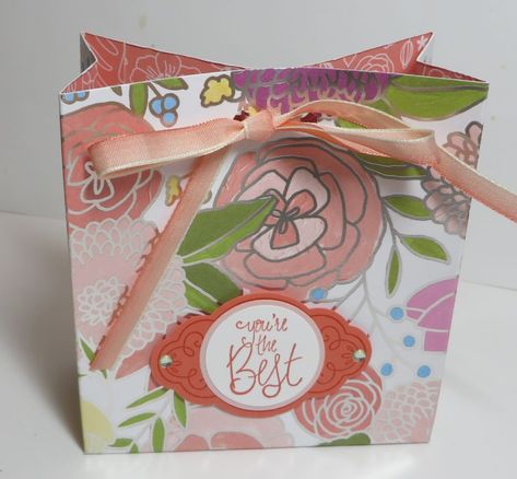 How to Make an Easy Gift Bag With Half a Sheet of Paper! This Sweet Soiree Paper is retiring but you can use any paper or cardstock.  https://www.stampinup.com/ECWeb/?dbwsdemoid=54345 Making Paper Gift Bags, Small Gift Bag Ideas, Diy Gift Bags Paper, How To Make A Gift Bag, Gift Bag Templates, How To Make A Paper Bag, Small Paper Bags, Mini Gift Bags, Decorated Gift Bags