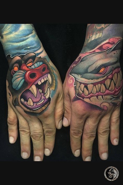 Shark Hand Tattoo, Shark Tattoo For Men, Comics Tattoo Ideas, School Tattoo Ideas, Wormhole Tattoo, Pop Art Tattoos, Gorilla Tattoo, Comic Tattoo, Shark Tattoo