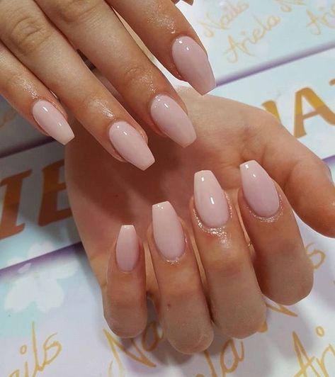 Natural Milky Pink Nails, Mid Length Coffin Acrylic Nails, Gelnagels Ideas, Neutral Coffin Acrylic Nails, Acrylic Nails With Sparkles, Wedding Nails Coffin Shape, Coffin Nail Color Ideas, Short Coffin Gel Nails, Neutral Acrylics