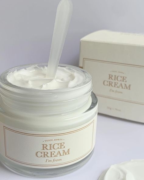 I’m from Rice Cream 🌾🤍 A true natural skincare gem! I’m from Rice Cream is simple deeply nourishing and perfect for those who have sensitive skin. Packed with natural ingredients like 77.78% Rice Extract, minerals, vitamin B and E, which effectively control sebum production. This rice cream specifically helps improve skin tone and barrier from sun damage. It instantly melts on the skin upon applying leaving a glowing and plump complexion. Because of its thick consistency and super hydratin... Im From Rice Cream, Rice Aesthetic, Rice Cream, Skincare Moisturizer, Skincare Store, Aesthetic Skincare, Korean Products, Improve Skin Tone, Skin Care Cream