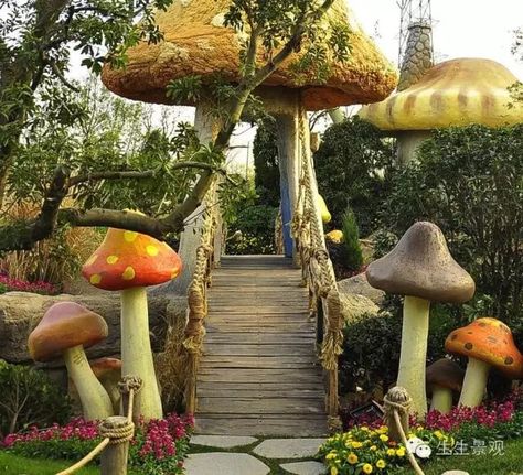 Mushroom Playground, Alice In Wonderland Garden, Mushroom Crafts, Fairy Decor, Mushroom House, Concrete Art, Mushroom Decor, Alice In Wonderland Party, Halloween Yard