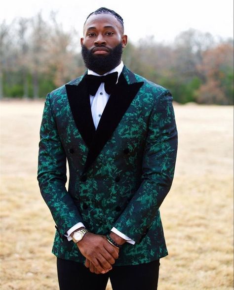 Black Men Wedding Attire, Mens Evening Wear, Tux Prom, Agbada Outfit, Creative Black Tie, Green Suit Men, Wedding December, Prom Tux, Jamaican Wedding