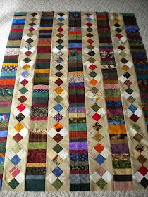 4 Patch Quilt, Colchas Quilting, Scrappy Quilt Patterns, Quilt Square Patterns, String Quilts, Scrap Quilt Patterns, Colors And Patterns, Patchwork Quilt Patterns, Strip Quilts