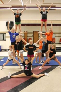 14 girl stunts. Simple Cheer Pyramids, Cheer Formations 16, Cheer Stunts For Middle School, Basic Cheer Stunts, Middle School Cheer Stunts, Middle School Cheer, Easy Cheer Stunts, Cheer Pyramids, Cheer Moves