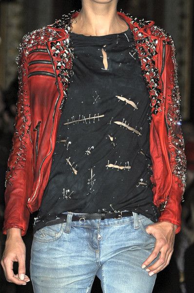 Balmain Spring 2011 Christophe Decarnin, Drag Queen Outfits, Rock Outfits, Punk Rock Fashion, Punk Outfits, Leather Jacket Men, Punk Fashion, Fashion Week Spring, Paris Fashion