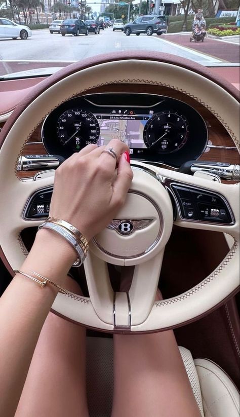 luxury lifestyle women Pink Bentley, Cars Bentley, Wealthy Women, Mom Car, Luxury Lifestyle Women, Luxury Car Interior, Luxurious Cars, Bentley Car, Lady Boss