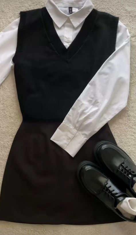 Addams Outfit, Wednesday Addams Outfit, Wednesday Costume, Extravagant Outfits, Wednesday Outfit, Most Creative Halloween Costumes, Wednesday Dress, Halloween Costumes 2022, Dark Academia Outfits