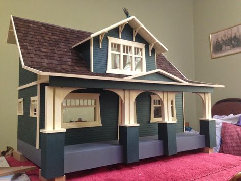 Architecture of Tiny Distinction: Bungalow Dollhouse Craftsman Style Dollhouse, Bungalow Dollhouse, Real Good Toys, Beachside Bungalow, Craft Cottage, Dollhouse Design, Houses Interior, Paper Furniture, Room Boxes