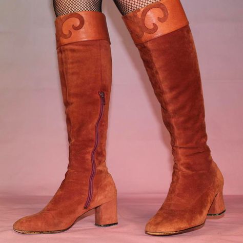 Interesting Boots, 1960s Boots, 60s Gogo, 70s Boots, Western Shoes, 60s And 70s Fashion, Gogo Boots, Fashion Catalogue, 1960s Fashion