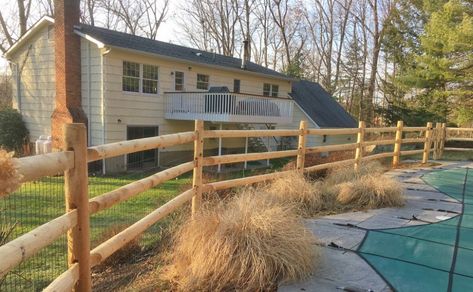 Post And Rail Fence, Fence Planters, Country Fences, Cedar Posts, Cheap Fence, Fencing Ideas, Concrete Fence, Brick Fence, Lattice Fence