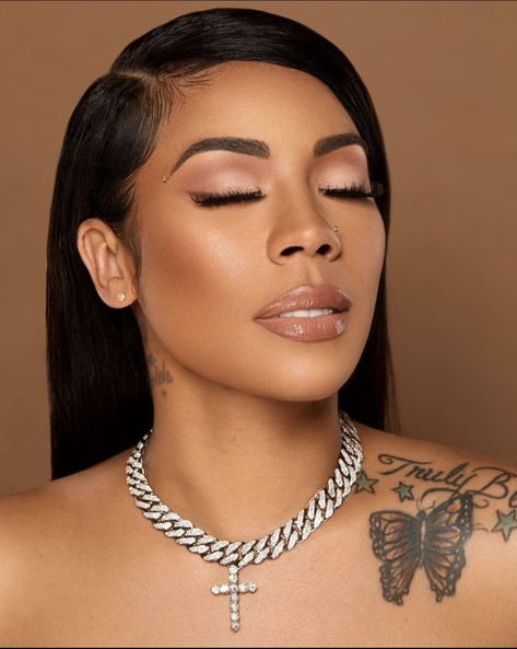 Keyshia Cole Keyshia Cole Hairstyles, Keyshia Cole, Makeup For Black Skin, Cool Captions, Nude Makeup, Women In Music, Girl Celebrities, Favorite Hairstyles, Baddie Hairstyles