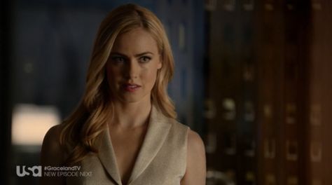 Katrina looks so Veronica Lake fabulous here Amanda Schull, Jessica Pearson, Donna Paulsen, Suits Tv Shows, Suits Tv, Film Fashion, Veronica Lake, Harvey Specter, Dot Net