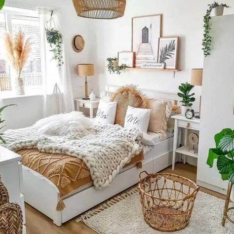 20 EASY STEPS TO CREATE THE PERFECT BOHO BEDROOM Vist our Website Homedecorhuborg #Homedecor #homedesign #homedecor #homeinspiration #homedecor2024 Contemporary Boho Bedroom, 1920s Interior Design, Industrial Chic Interior Design, Rustic Bedroom Decor, Italian Interior Design, Stunning Interior Design, Interior Design Color, Boho Chic Bedroom, Bohemian Bedroom Decor