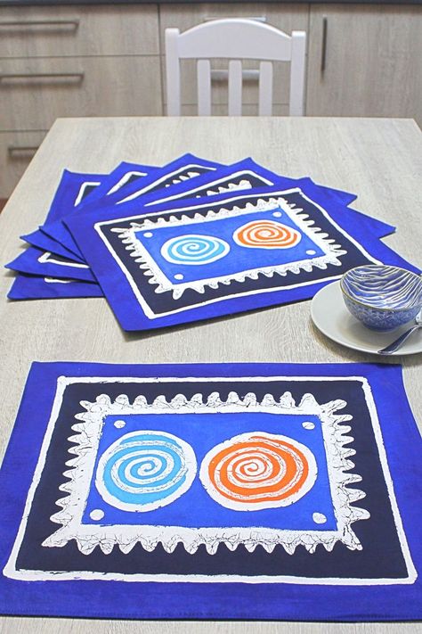 Painted Floor Cloths, Paint Table, Unique Placemats, Batik Technique, Table Place Mats, Floor Cloths, Painted Floor, Hand Painted Fabric, Corn Flour