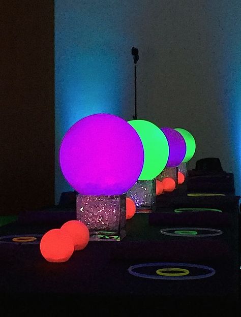 Great colors for the Glow Bar Mitzvah Party Neon Table Centerpieces Glow Party, Neon Theme Centerpieces, Neon Party Centerpiece Ideas, Glow Party Centerpiece Ideas, Glow Party Centerpieces, Neon Centerpieces Ideas, Glow In The Dark Centerpieces, Glow Centerpieces, Glow Bingo