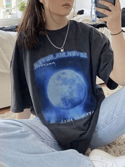 2023 Buy Washed Moon Graphic Tee under US$20 in Tops&Tees Online Store. Free Shipping with US$69+. Check reviews and buy it today. Style: Casual/Street/Y2K/Vintage Color: Black Fabric Content: Cotton Blend Fit Type: Regular Neckline: Crew Neck Sleeve Length: Short Sleeve #y2k #retro #aesthetic #90s #90sfashion #vintage #vintagestyle #backtoschool #backtoschooloutfits #firstdayofschooloutfit #streetstyle #outfits #ootd #trendyoutfits #fashionista #casualoutfits #graphic #graphicdesign High Street Style, Moon Graphic Tee, Cute Grunge, Street Y2k, Black Tees, Moon Graphic, Baby Tees Y2k, High Street Fashion, Bodycon Floral Dress