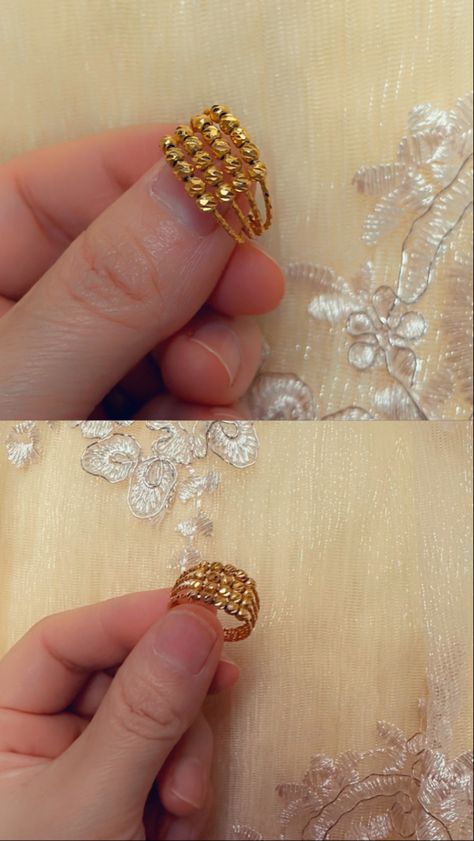 Jodha Ring Design Gold, Gold Finger Rings For Women, Ig Questions, Gold Ring Indian, Latest Gold Ring Designs, Gold Earrings For Kids, Hand Jewelry Rings, Bridal Necklace Designs, Bride Jewelry Set