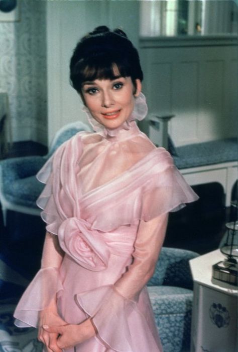 My Fair Lady (1964) Audrey Hepburn My Fair Lady, Audrey Hepburn Wedding Dress, Iconic Gowns, Coquette Women, Audrey Hepburn Wedding, Audrey Hepburn Pictures, Rex Harrison, Aubrey Hepburn, Historical Gowns