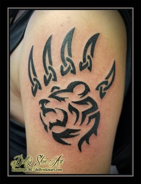 Bear Tattoos For Men, Tatouage Haida, Bear Paw Tattoo, Bear Claw Tattoo, Bear Paw Tattoos, Paw Print Tattoos, Paw Tattoos, Claw Tattoo, Arte Viking