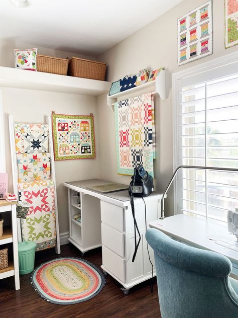 Sewing Room Tour | May 2022 featured by Top US Quilt Blog, A Quilting Life Ikea Quilting Room Ideas, Quilt Rooms Ideas Studios, Quilting Room Layout, Quilt Room Ideas, Quilting Room Organization, Ikea Craftrooms, Quilting Room Ideas, Basement Sewing Room, Ikea Sewing Room Ideas