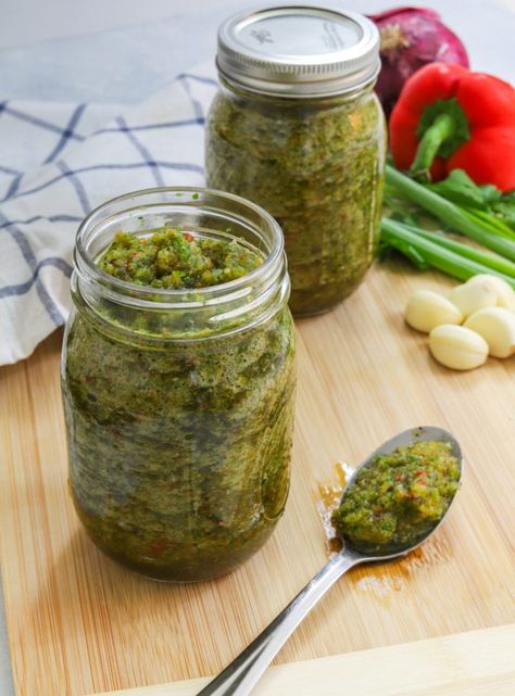 Homemade Sofrito Recipe Puerto Rico, Sofrito Chicken Recipes, Sofrito Dominicano, Dominican Sofrito Recipe, Dominican Sofrito, Sofrito Recipes, Sofrito Recipe Dominican, How To Make Sofrito, Homemade Sofrito