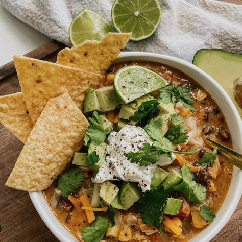 Marry Me Creamy Chicken Chili - Brocc Your Body Potsticker Soup, Brocc Your Body, Creamy Chicken Chili, Fall In Love With Me, Chicken Bowls, Canned Green Chilies, White Chili, Chicken Wrap, Chicken Breast Seasoning